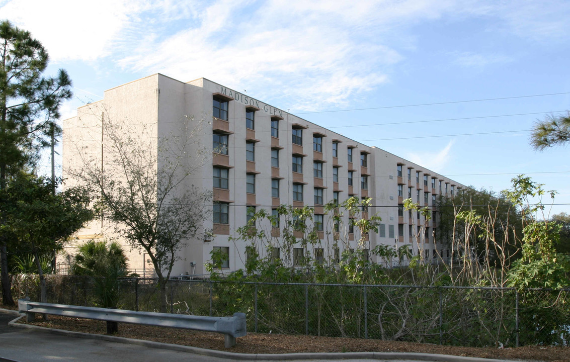 Lakeside Crossing in Clearwater, FL - Building Photo