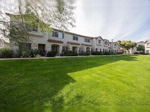 1961 N Hartford St in Chandler, AZ - Foto de edificio - Building Photo