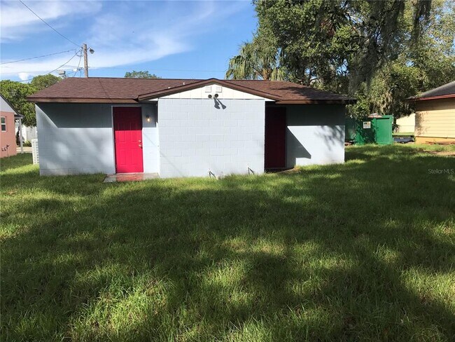 1562 N Tremain St photo'