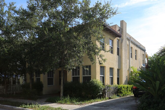 1112 Florida Ave in West Palm Beach, FL - Building Photo - Building Photo