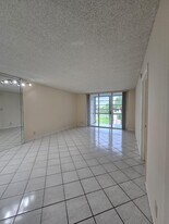 3141 NW 47th Terrace in Lauderdale Lakes, FL - Building Photo