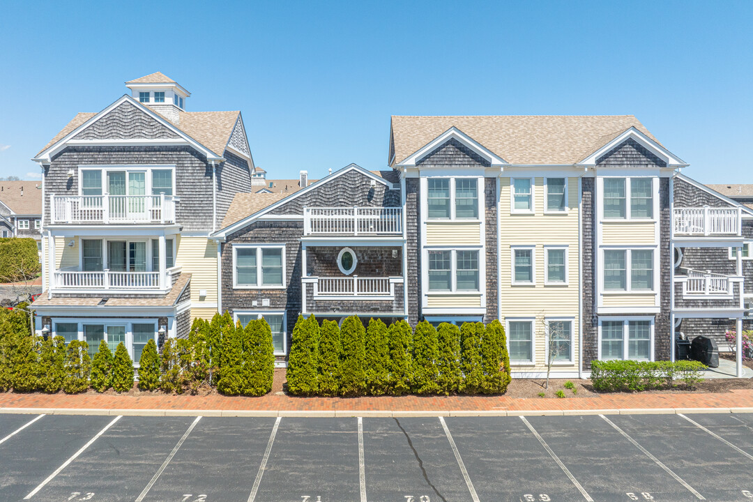 Surfside in Narragansett, RI - Building Photo