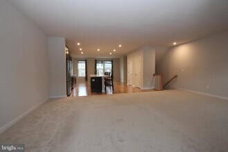 43808 Middleway Ter in Ashburn, VA - Building Photo - Building Photo