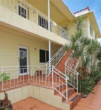 6831 Abbott Ave in Miami Beach, FL - Building Photo - Building Photo