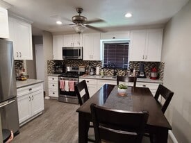 644 E Birch St in Brea, CA - Building Photo