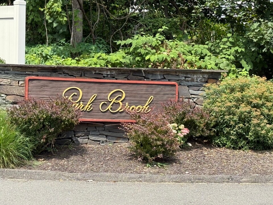 2A Jeanette St in Danbury, CT - Building Photo