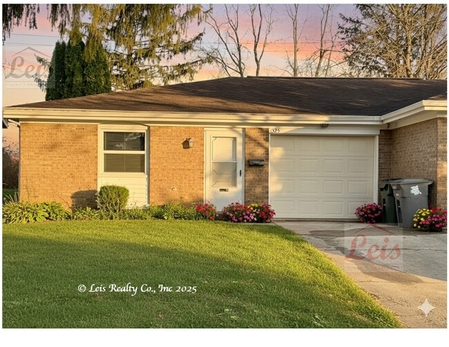 property at 1525 Saratoga Dr