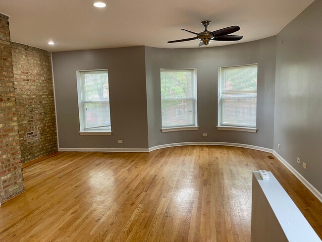 property at 4736 S St Lawrence Ave