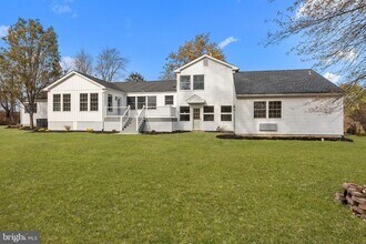 271 Stoopville Rd in Newtown, PA - Building Photo - Building Photo