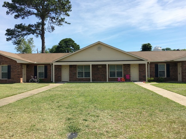 214 Crabapple Cir in Fayetteville, NC - Building Photo - Building Photo