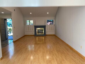 201 Lagunaria Ln in Alameda, CA - Building Photo - Building Photo