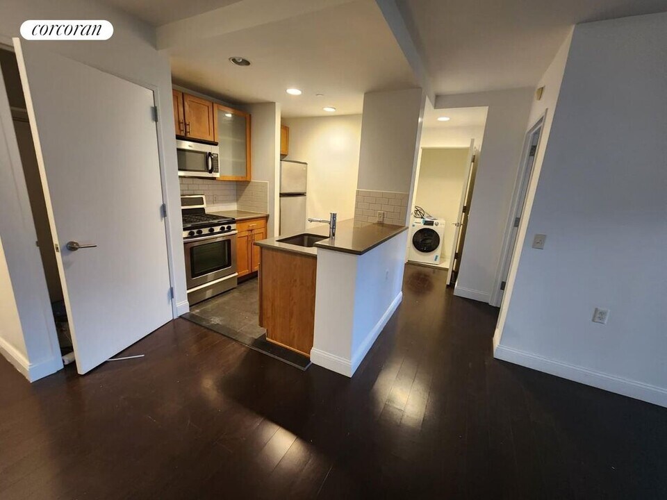 327 E 101st St in New York, NY - Building Photo