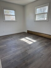 421 Elm Ave E in Delano, MN - Foto de edificio - Building Photo