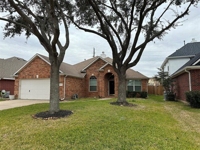 24018 Indian Hills Way in Katy, TX - Foto de edificio - Building Photo