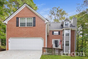 3912 Laurel Bend Dr in Snellville, GA - Building Photo
