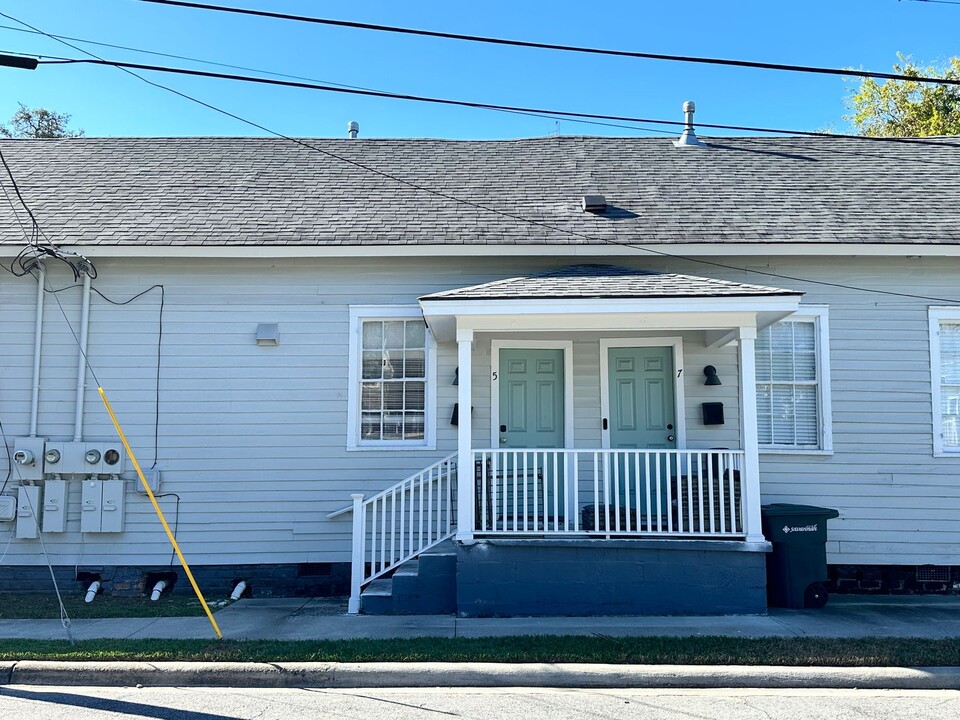 7 Pearl St in Savannah, GA - Building Photo