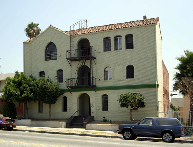 142 N Rampart Blvd in Los Angeles, CA - Building Photo - Building Photo