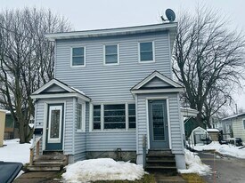 238 W 5th St, Unit 4 in Oswego, NY - Building Photo