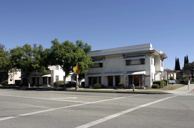 130-138 S Mission Dr in San Gabriel, CA - Foto de edificio - Building Photo