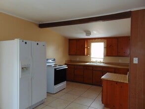 118 E Pine Dr in Marble Falls, TX - Building Photo - Building Photo