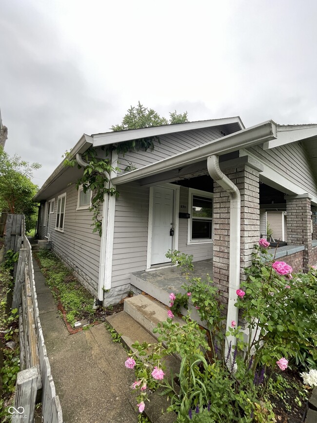 890 N Gladstone Ave in Indianapolis, IN - Building Photo - Building Photo