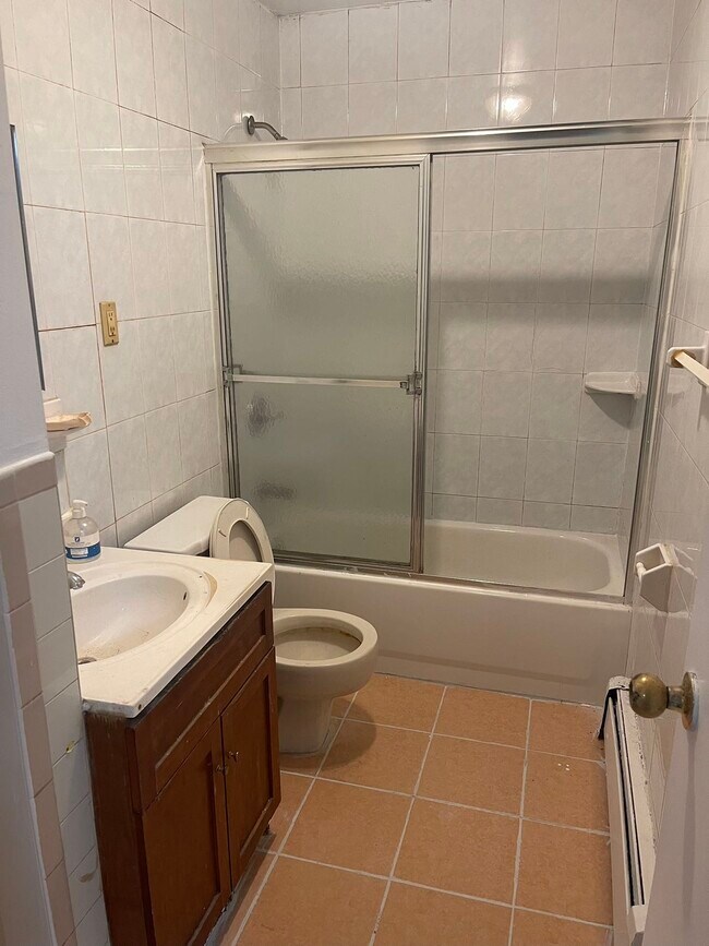 4811 91st St in Elmhurst, NY - Building Photo - Building Photo