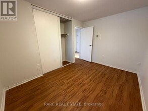 35 Bredin Pkwy in Orangeville, ON - Building Photo - Building Photo