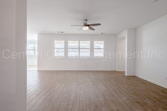 14409 Barbon Beck Ave in Bakersfield, CA - Building Photo - Building Photo