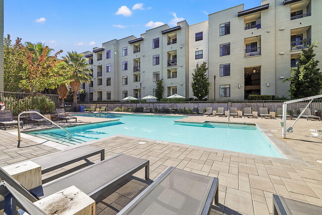 Brio in Walnut Creek, CA - Foto de edificio - Building Photo