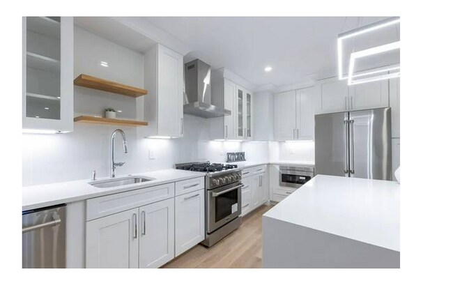 12 Belmont St, Unit T in Newton, MA - Building Photo - Building Photo