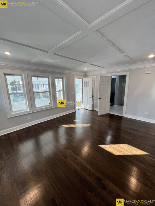 18 Lawrence St, Unit 12 in Watertown, MA - Building Photo