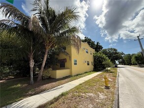 1904 20th Ave, Unit 3 in Vero Beach, FL - Building Photo - Building Photo