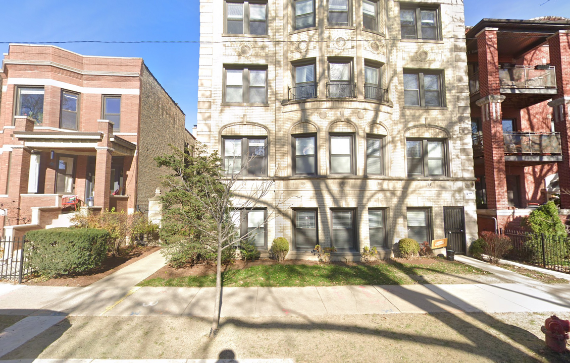 1434 W Farragut Ave, Unit 1D in Chicago, IL - Building Photo