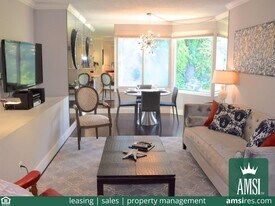 240 Lombard St in San Francisco, CA - Building Photo