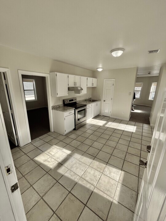 54 Avery St in North Attleboro, MA - Building Photo