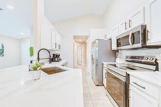 140 Rubino Dr in Davenport, FL - Building Photo - Building Photo