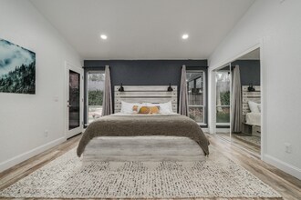 9161 Kneeland Ct in Elk Grove, CA - Foto de edificio - Building Photo