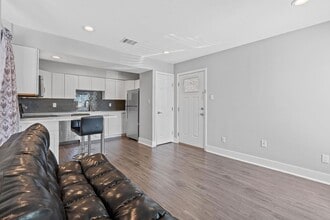 935 La Posada Dr, Unit 254 in Austin, TX - Building Photo - Building Photo