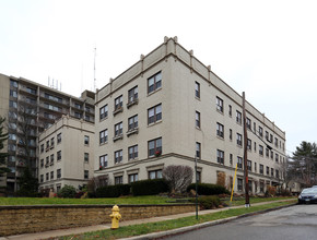 Seville Apartments in Akron, OH - Building Photo - Building Photo