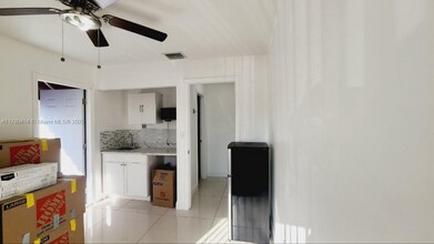 434 SW 99th Ct in Miami, FL - Building Photo - Building Photo