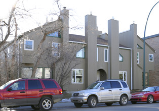 715 2nd Ave NW in Calgary, AB - Building Photo - Building Photo