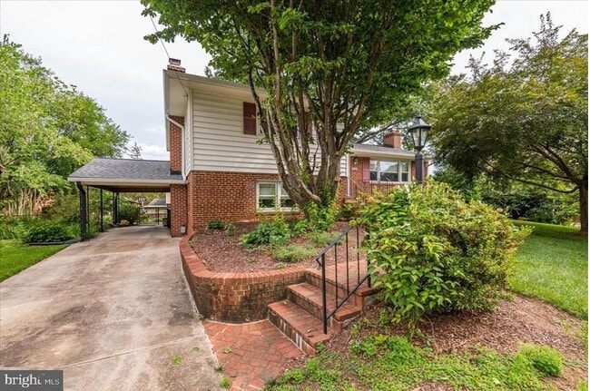 property at 7107 Tyndale St