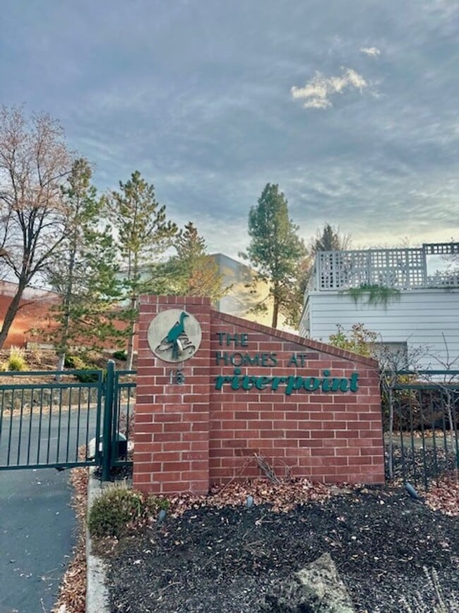 property at 15 NW Portland Ave