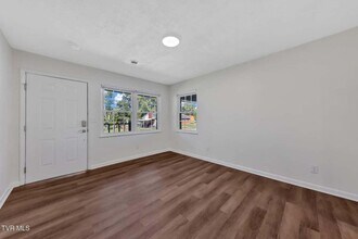 528 Parrish Ln in Jefferson City, TN - Building Photo - Building Photo