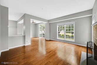 2047 Ivy Ridge Dr in Hoffman Estates, IL - Building Photo - Building Photo
