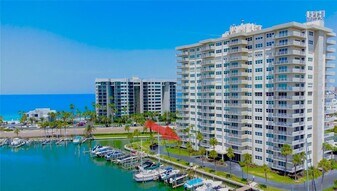 1621 Gulf Blvd in Clearwater, FL - Building Photo