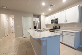 15091 Wildflower Cir in Naples, FL - Building Photo - Building Photo