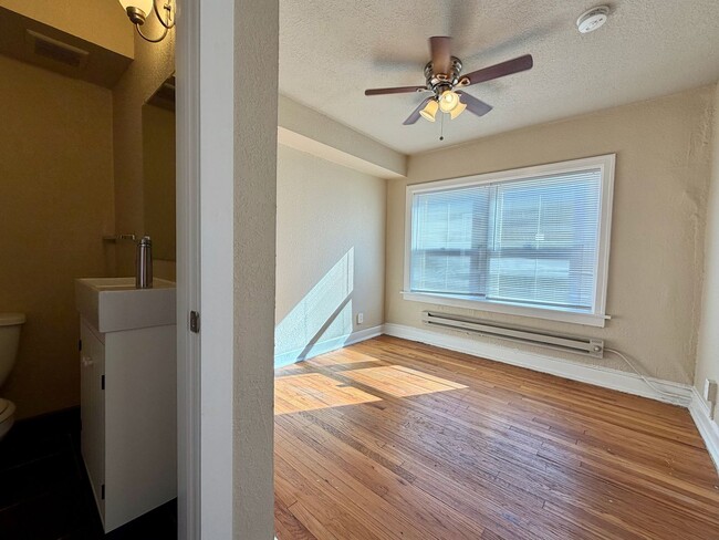 3734-3736 Warwick Blvd in Kansas City, MO - Building Photo - Building Photo