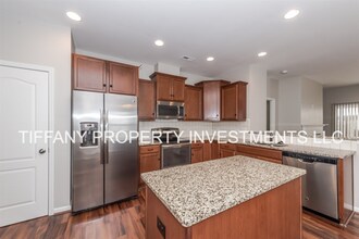 8219 Romana Red Ln in Charlotte, NC - Building Photo - Building Photo