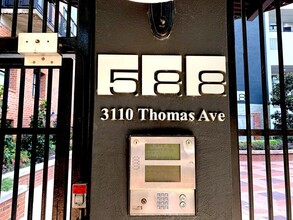 3110 Thomas Ave in Dallas, TX - Foto de edificio - Building Photo
